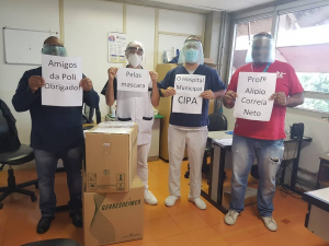 Entrega de Face shields ao Hospital Municipal Prof. Alípio Correia Neto. (Imagem: E-Group: Covid-19/Facebook)